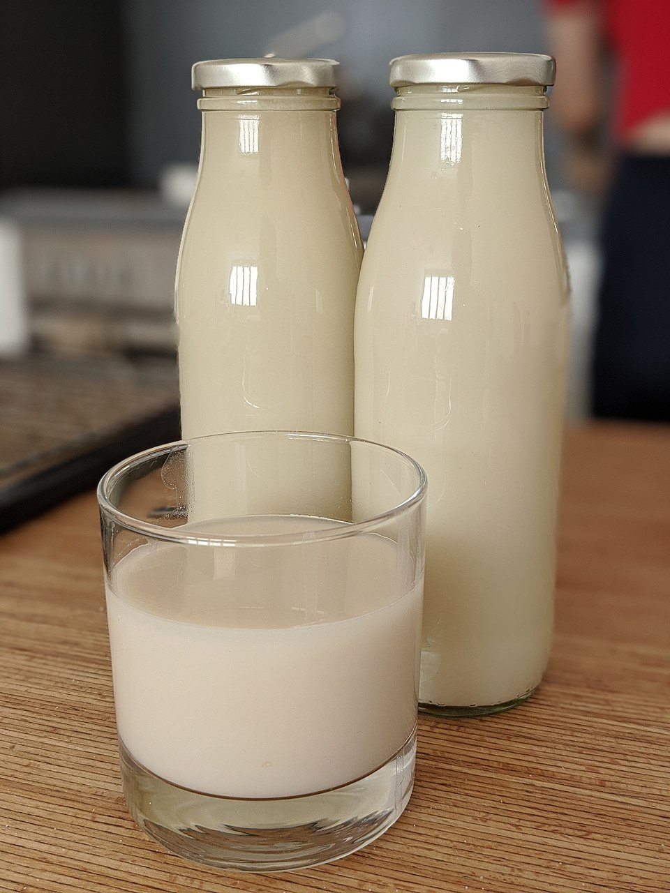 The Rise of Oat Milk: Nutrition Compared to Other Plant Milks